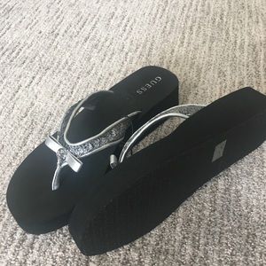Guess flip flops